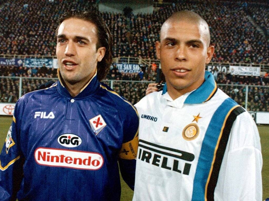 Un autentico tuffo nel passato con Batistuta e Ronaldo CalcioFanpage.it